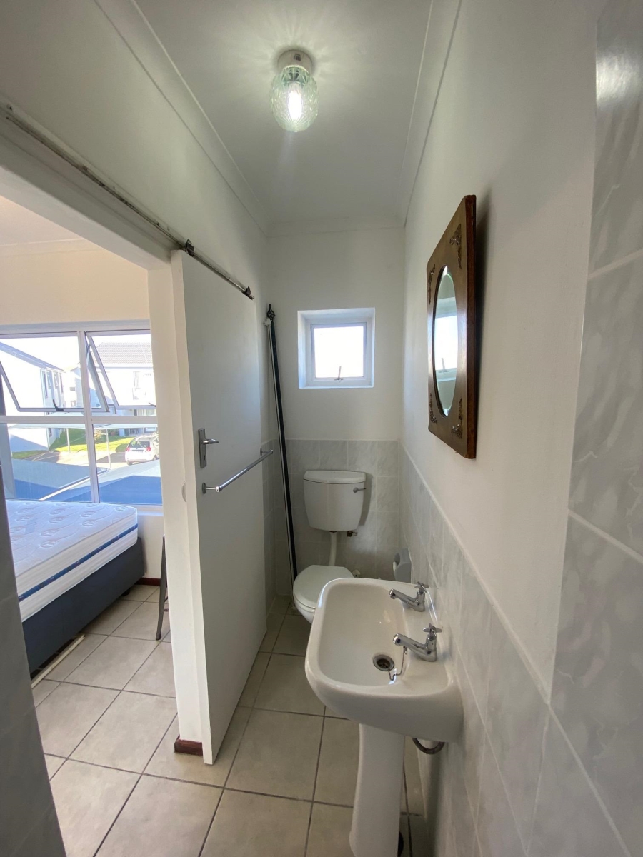 To Let 1 Bedroom Property for Rent in Strand South Western Cape